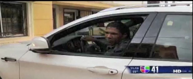 Omega pidiendo Cacao