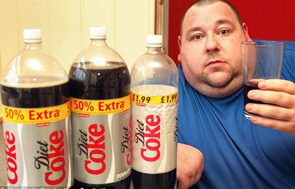 gordo tomando soda refresco obeso