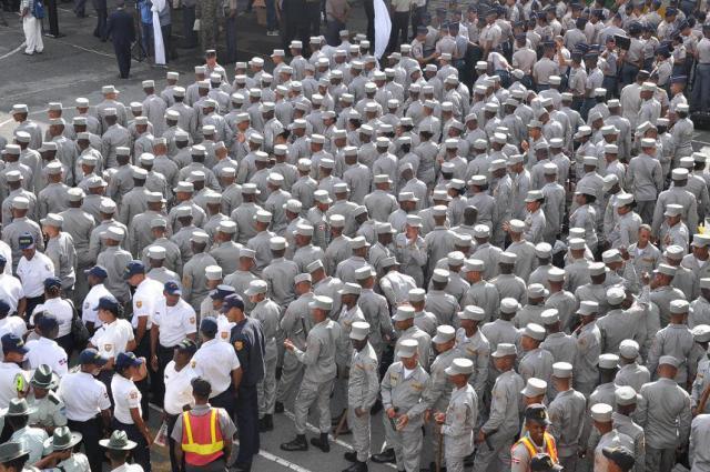 Policias uniformados