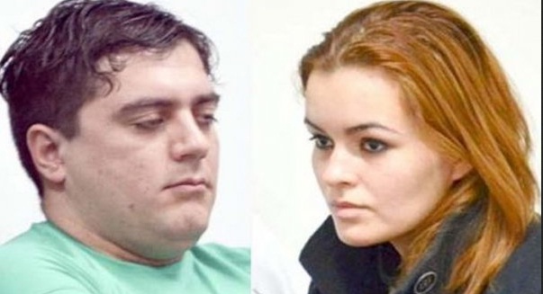 Se casa con el asesino de su hermana gemela