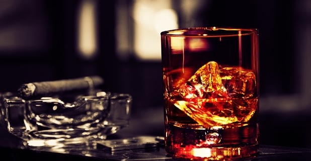 whisky cigarros