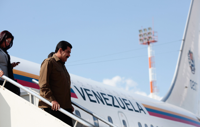 nicolas-maduro_avion