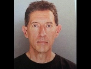 sacerdote-detenido-menor-pantalones